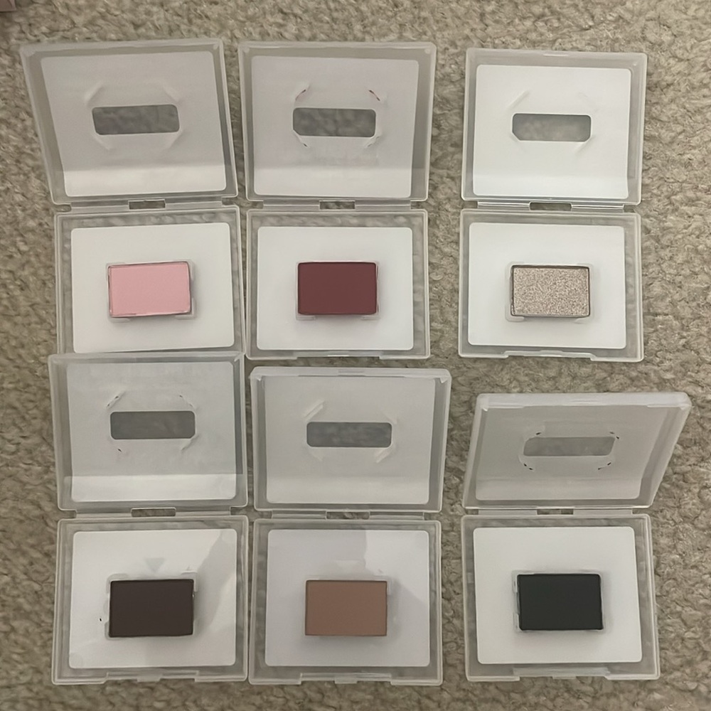 Mary Kay Bundle! 6 eye colors + 1 compact NWT Free samples w/purchase! A steal! - Picture 5 of 8